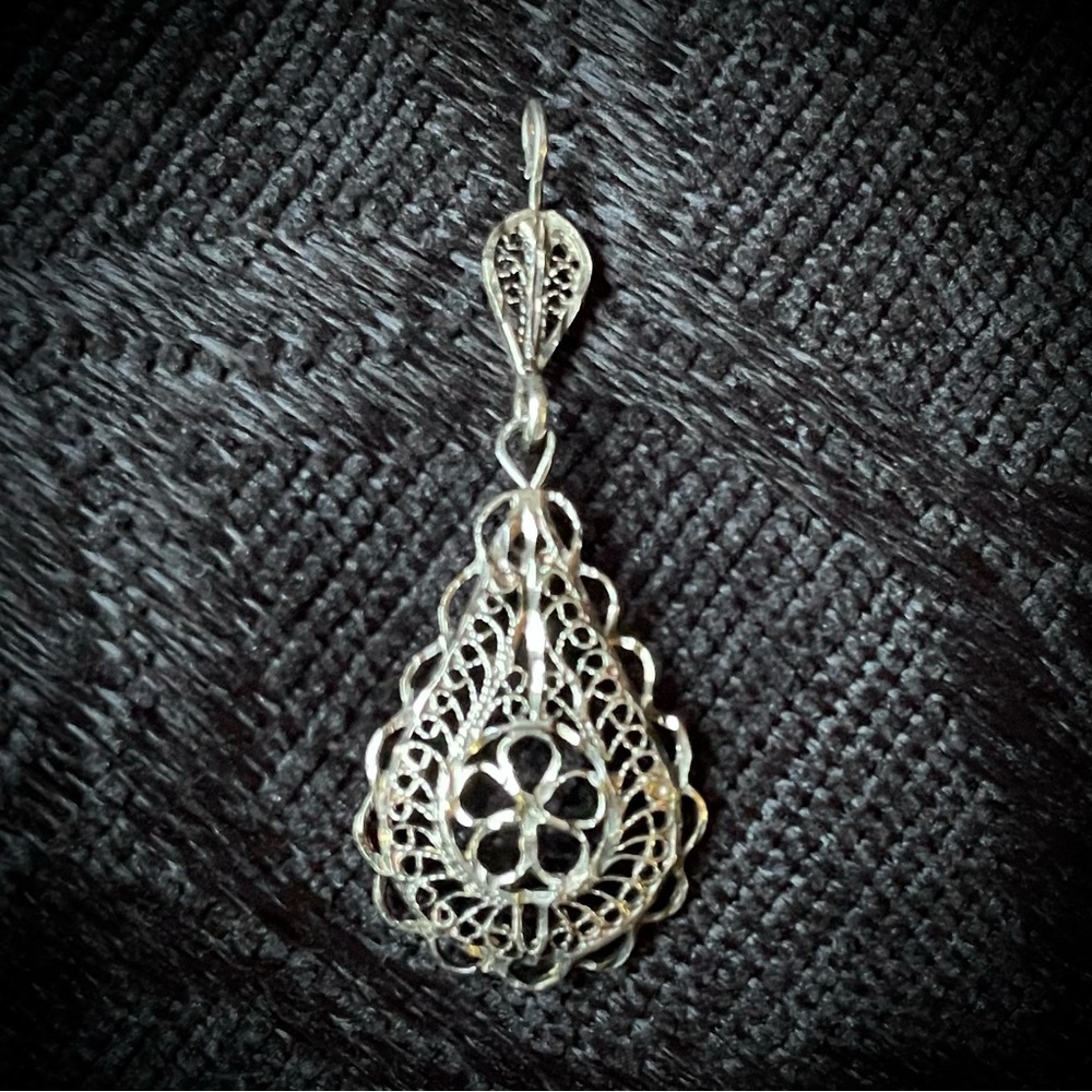 Vintage Sterling Filigree Gothic pendant 925